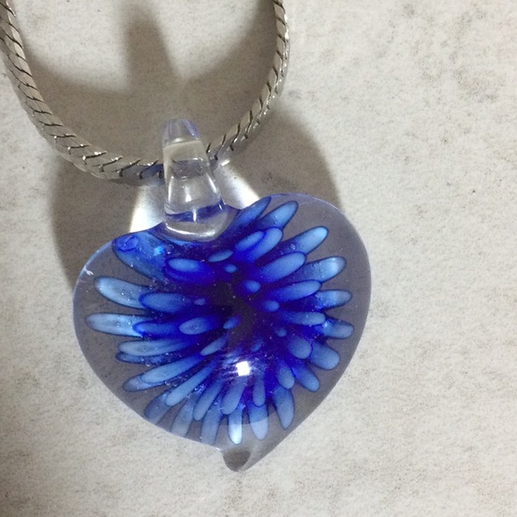 Blue flower heart on silver chain necklace - Picture 3 of 6